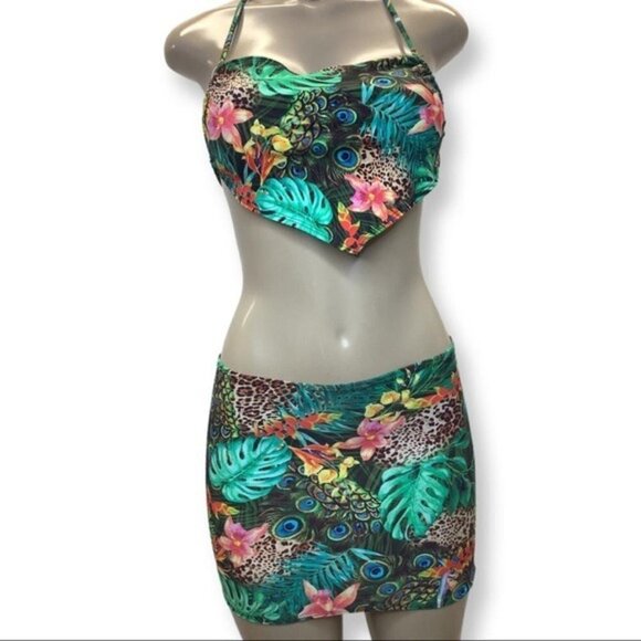 Indecent Proposal Made By Zuliana - Picture 1 of 4